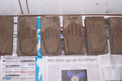 geboetseerde handen